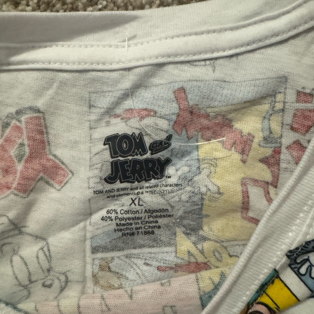 NWOT —Tom and Jerry Comic Print Men's T-Shirt - White and Red - Picture 2 of 2